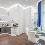 Apartamento Quiet Downtown Haven Szimpla Ac Free Parking