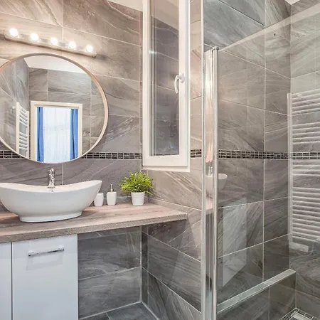 Apartment Quiet Downtown Haven Szimpla Ac Free Parking