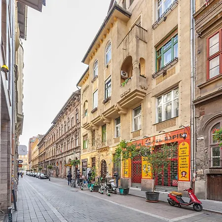 Quiet Downtown Haven Szimpla Ac Free Parking