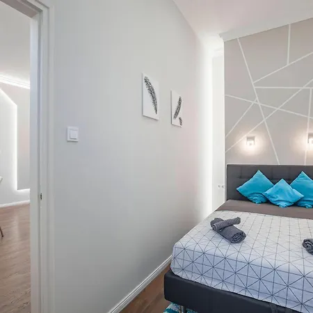 Apartment Quiet Downtown Haven Szimpla Ac Free Parking