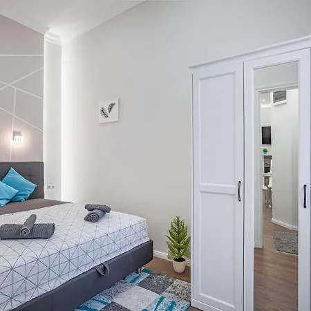 Quiet Downtown Haven Szimpla Ac Free Parking Daire *
