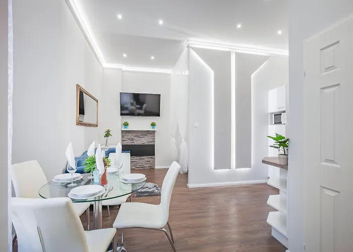Apartment Quiet Downtown Haven Szimpla Ac Free Parking