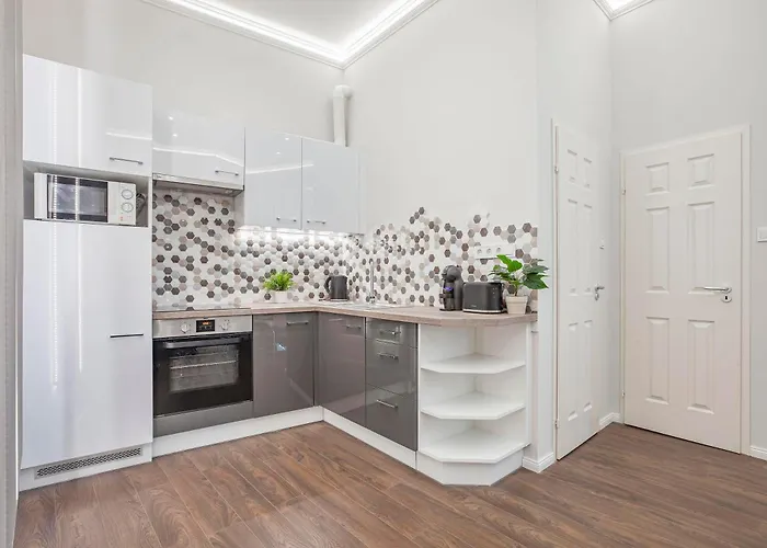 Apartment Quiet Downtown Haven Szimpla Ac Free Parking *